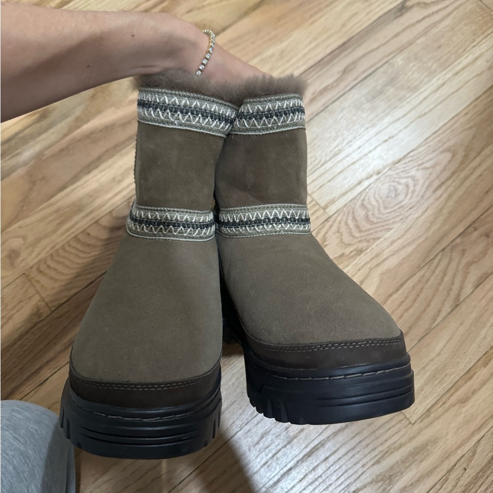 UGG GREY TRAIL GAZER WOMENS